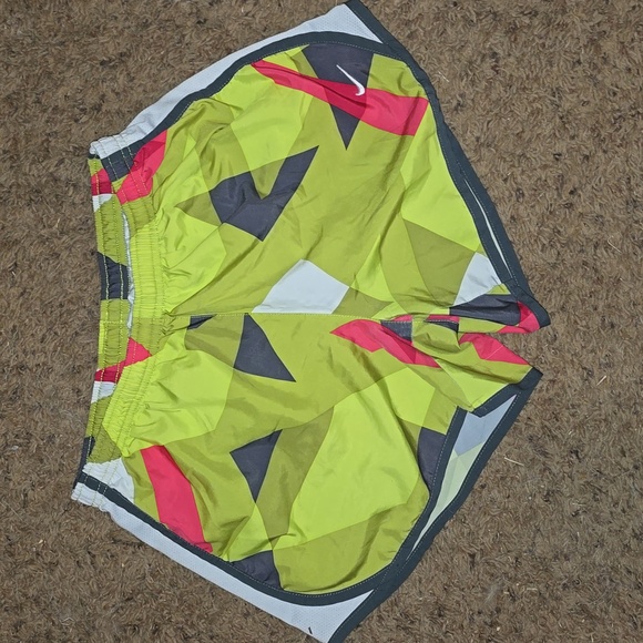 Nike brand running shorts - Picture 3 of 4